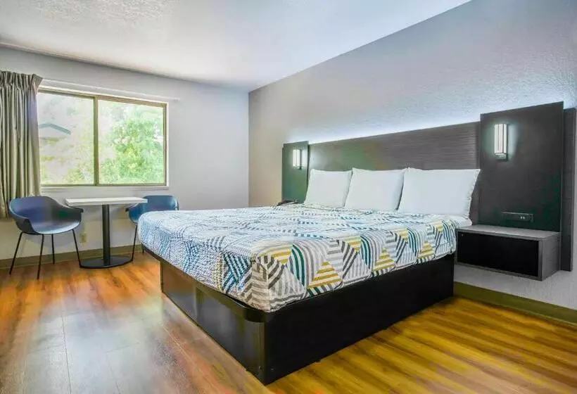 キングサイズベッドのスタンダードルーム, Motel 6gresham, Or  Portland
