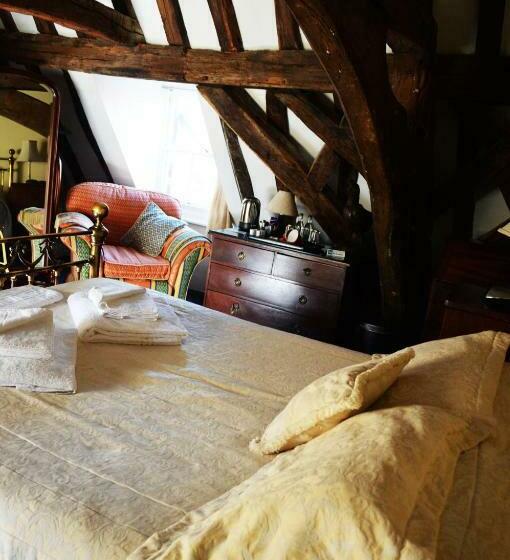 클래식 룸 킹 침대, Bail House