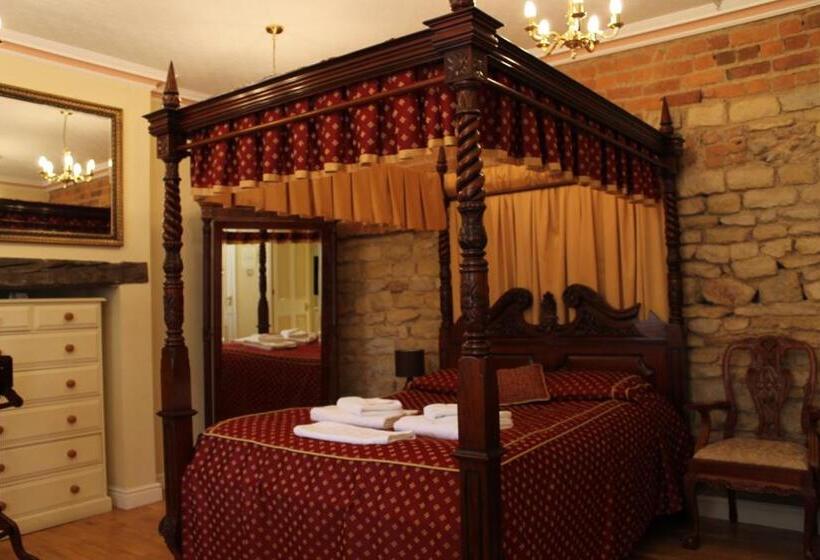 수피리어 룸, Bail House