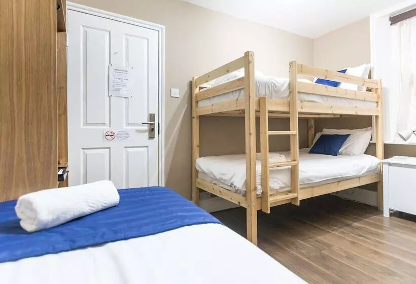 Economy Triple Room, Ebury House