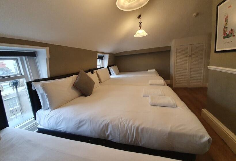 家庭间, Ebury House