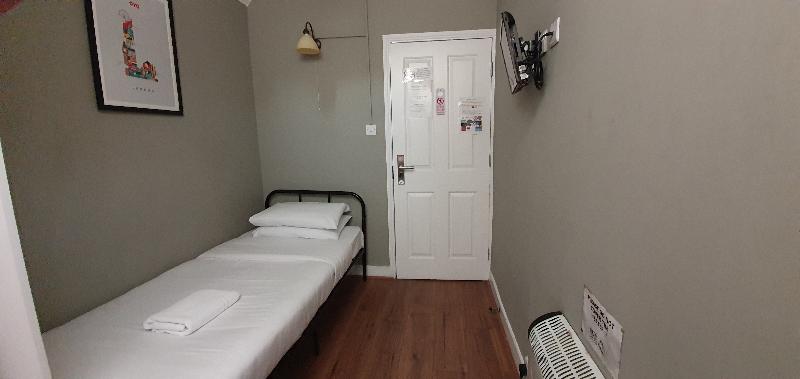 标准单人间共用浴室, Ebury House