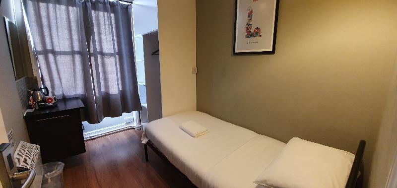 标准单人间共用浴室, Ebury House