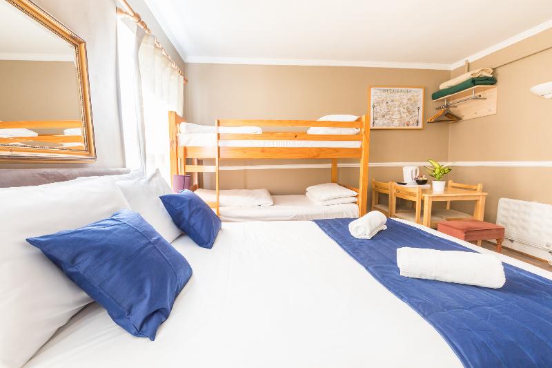 Семейный Номер, Ebury House