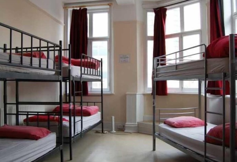Кровать в Общей Комнате, Dover Castle Hostel