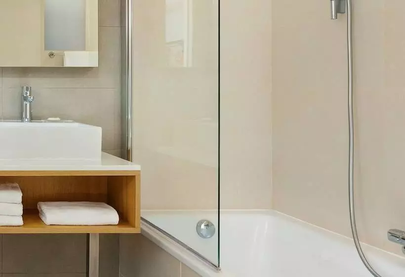 اتاق سوپریور با بالکن, Courtyard By Marriott Montpellier