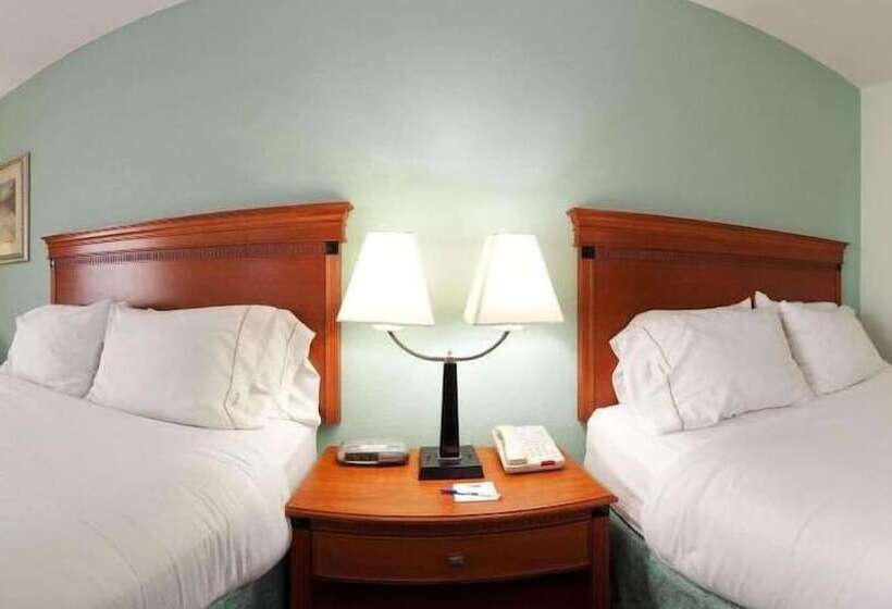 Suite, Holiday Inn Express Lake Okeechobee, An Ihg