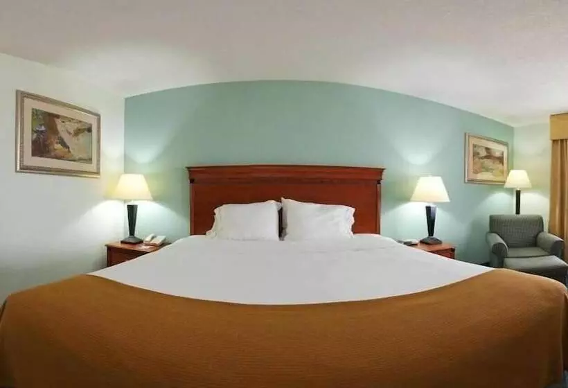 身障者適用スイートルーム, Holiday Inn Express Lake Okeechobee, An Ihg