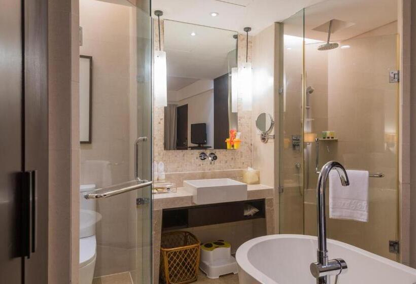 Люкс Premium 2 Спальни, Howard Johnson Resort Sanya Bay