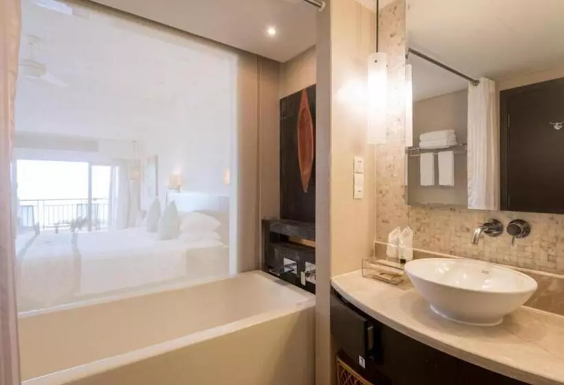オーシャンビューのプレミアムルーム。, Howard Johnson Resort Sanya Bay