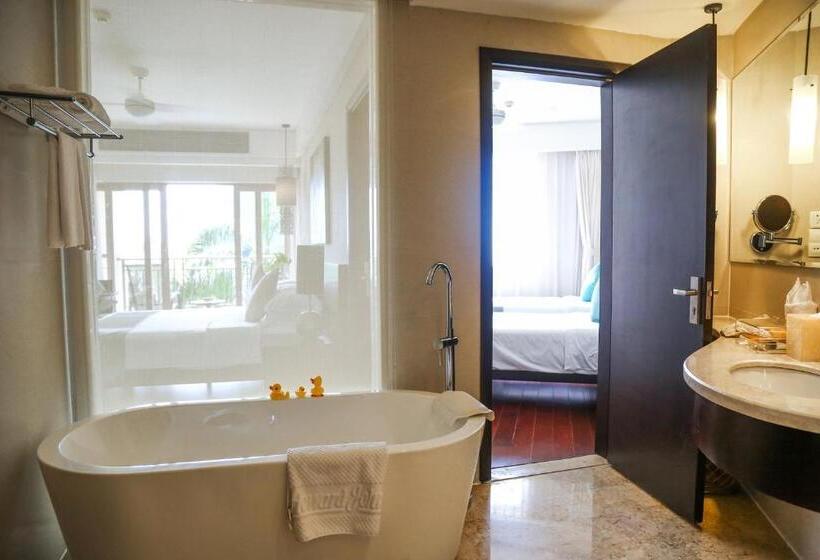 2 Bedrooms Suite Sea View, Howard Johnson Resort Sanya Bay