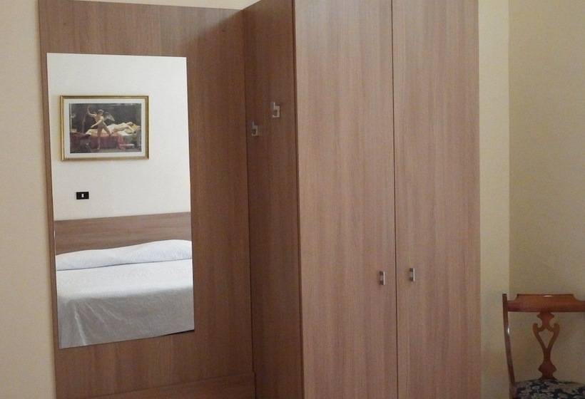 غرفة قياسية فردية, Touring