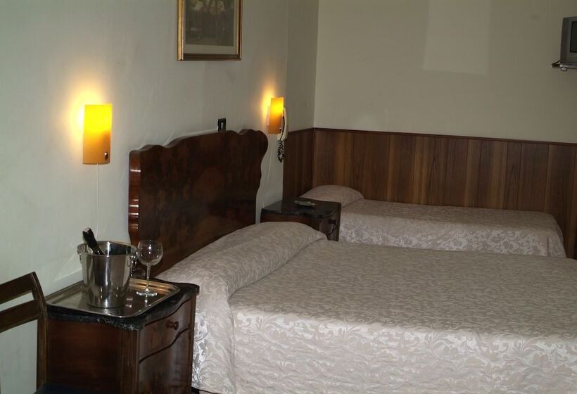 스탠다드 트리플 룸, Touring