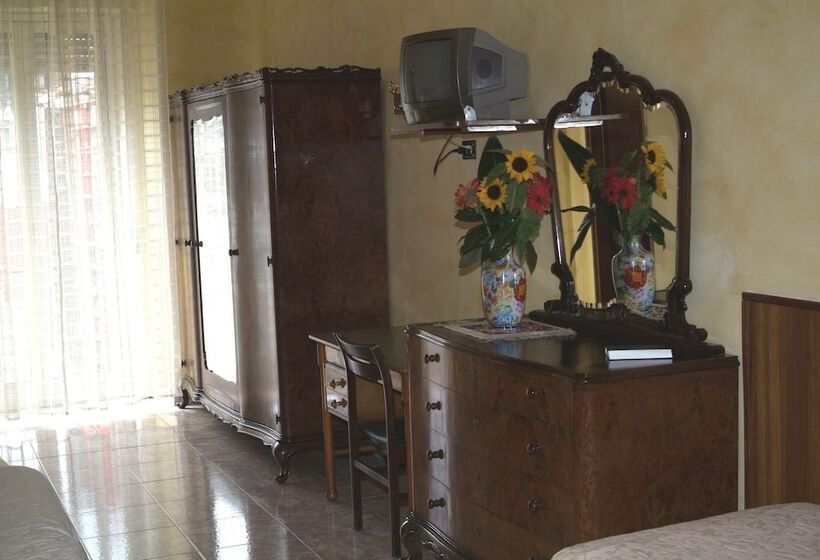 스탠다드 트리플 룸, Touring