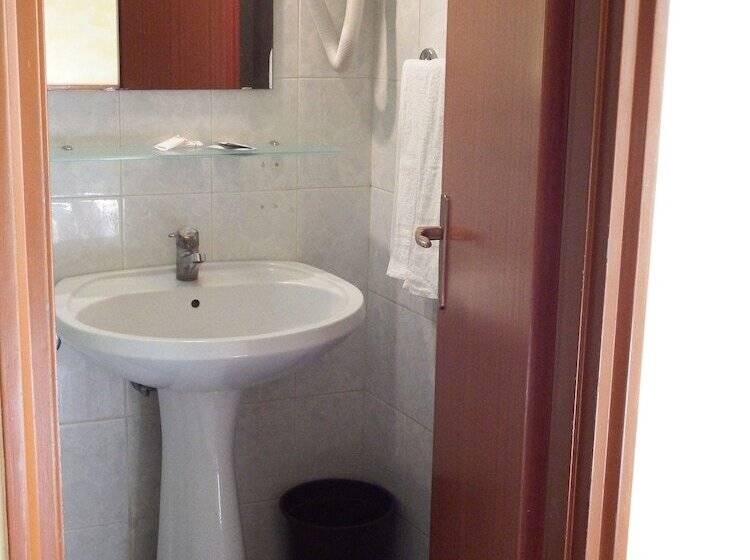 스탠다드 트리플 룸, Touring