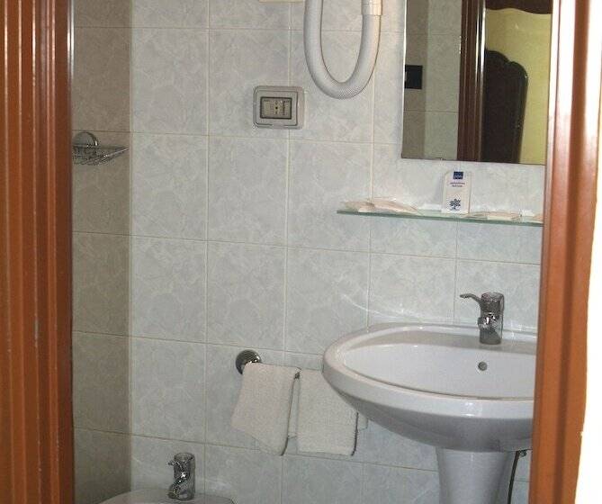 스탠다드 싱글 룸, Touring