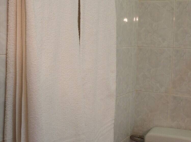 غرفة قياسية, Touring