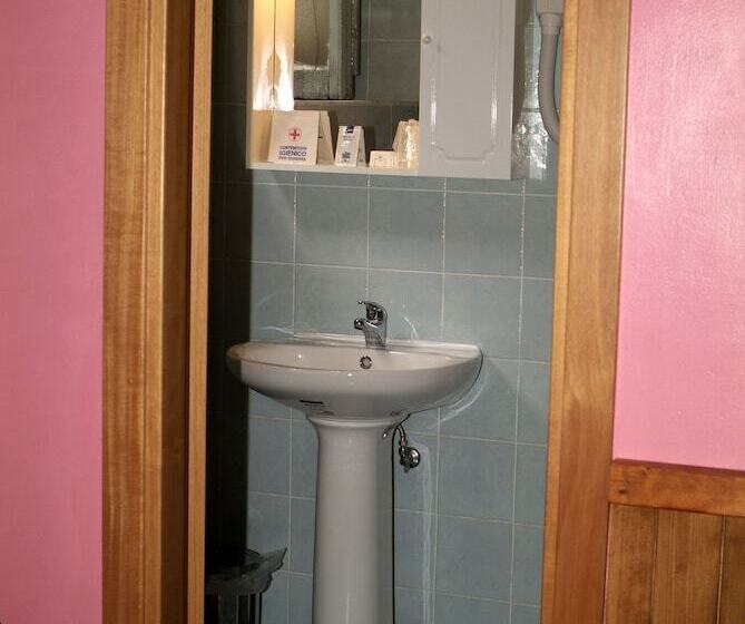 غرفة قياسية, Touring