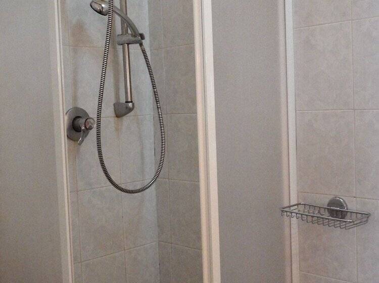 스탠다드 트리플 룸, Touring