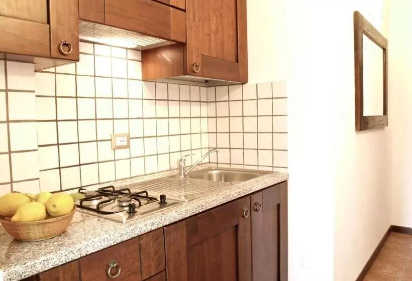 スタンダードスタジオ, Residenza Locci  Rooms & Apartments