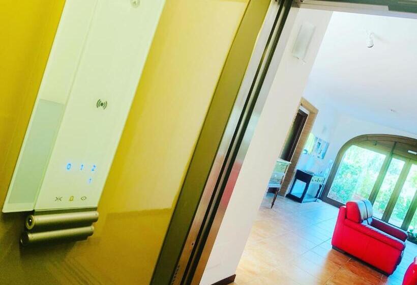 Апартаменты 2 Спальни, Residenza Locci  Rooms & Apartments