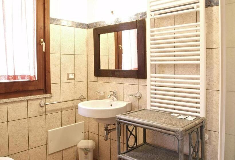Студио Стандарт с Террасой, Residenza Locci  Rooms & Apartments