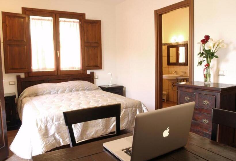 סטודיו סטנדרט עם מרפסת, Residenza Locci  Rooms & Apartments