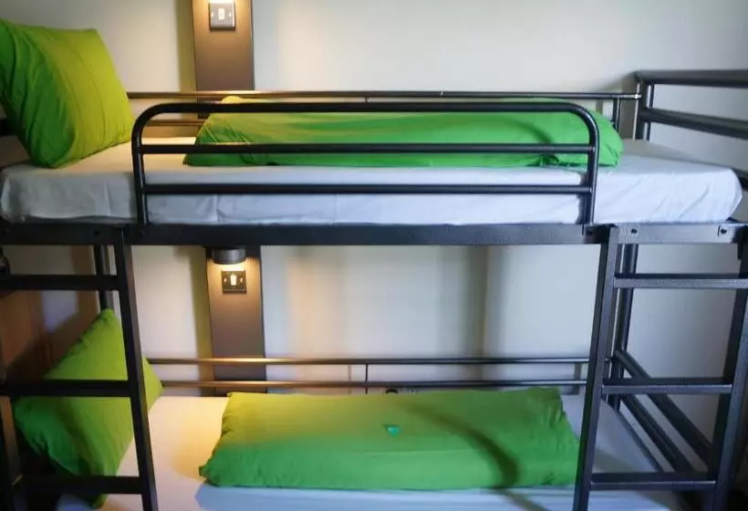 اتاق استاندارد چهار تخته, Yha Conwy