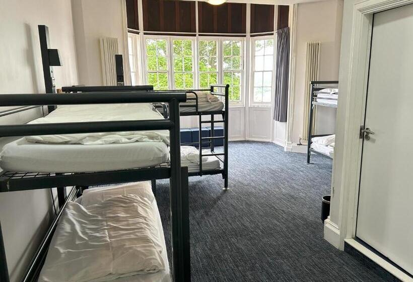 מיטה בחדר משותף, Yha Whitby