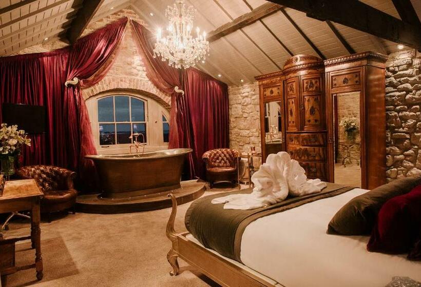 デラックスルーム, Newton Hall