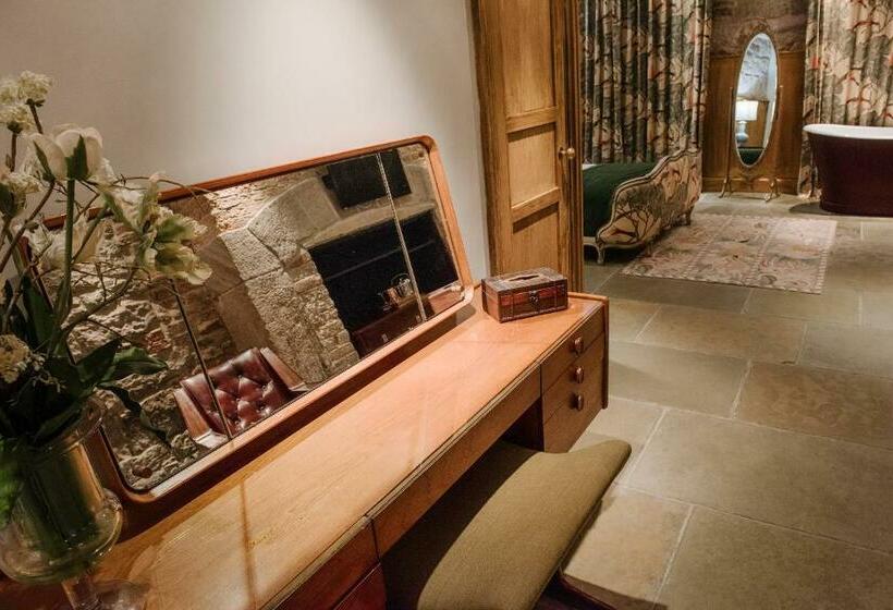 Номер Deluxe, Newton Hall
