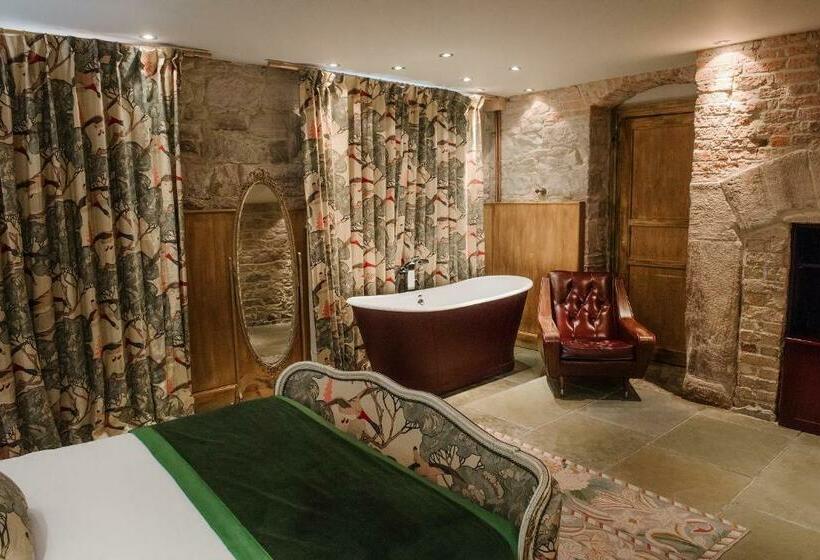 デラックスルーム, Newton Hall