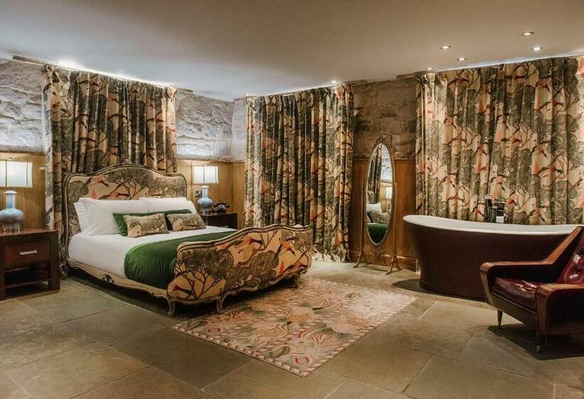 デラックスルーム, Newton Hall