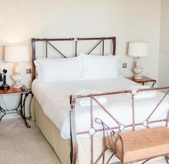 デラックスルーム, Newton Hall