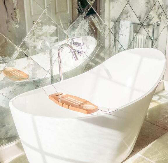 デラックスルーム, Newton Hall