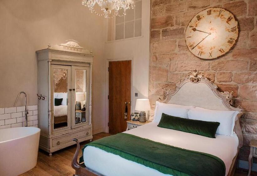 クラシックルーム, Newton Hall