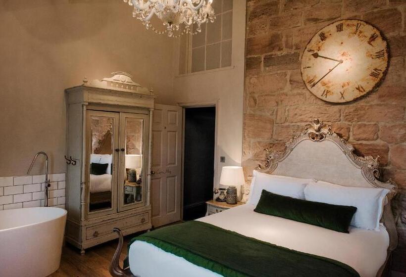 クラシックルーム, Newton Hall