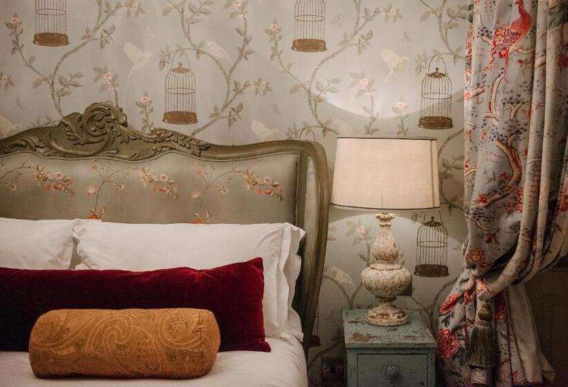 クラシックルーム, Newton Hall