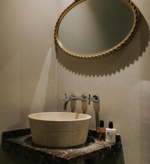 エクゼクティブルーム, Newton Hall