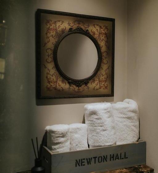 エクゼクティブルーム, Newton Hall