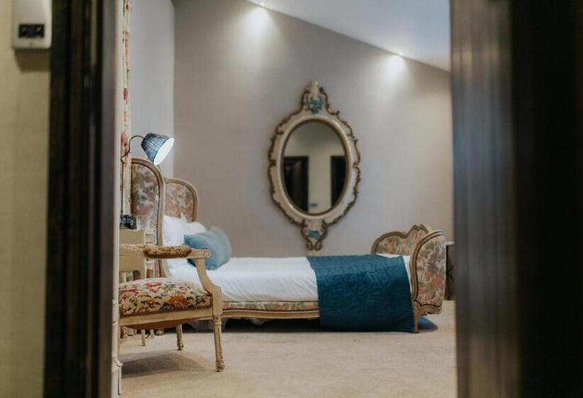 エクゼクティブルーム, Newton Hall