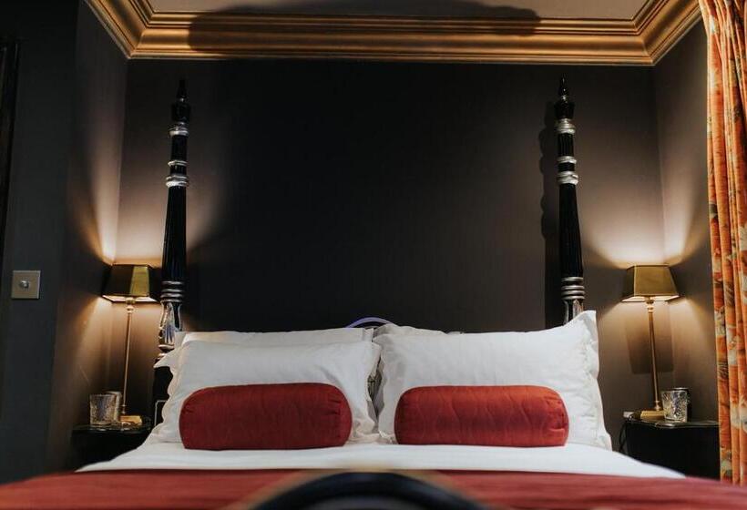 スタンダードインサイドビュールーム, Newton Hall