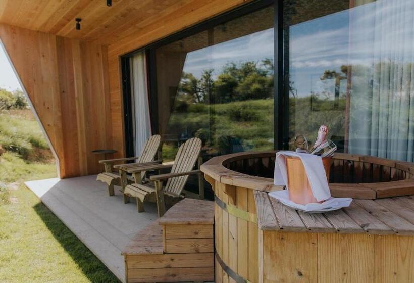 ファミリールーム, Newton Hall