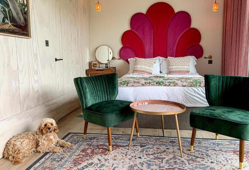 キングサイズベッドのスーペリアルーム, Newton Hall