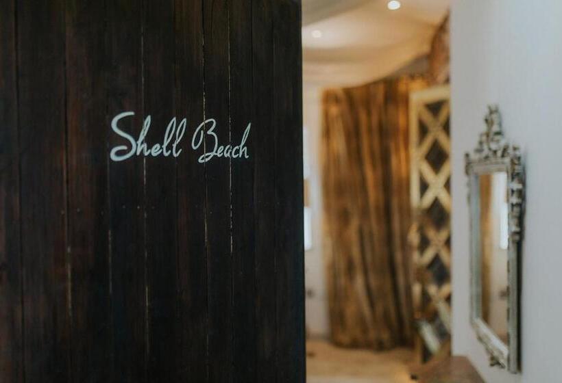 デラックスルーム, Newton Hall