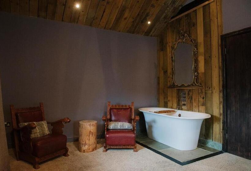 デラックスルーム, Newton Hall