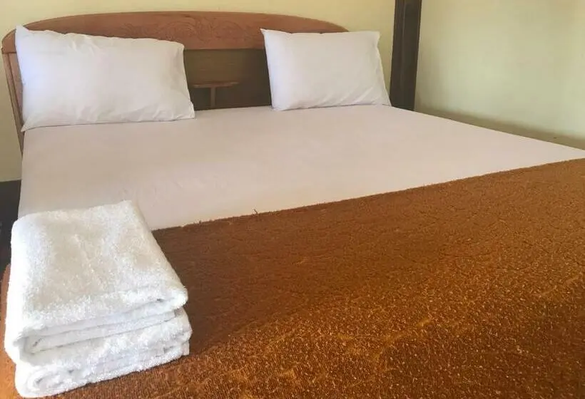 ガーデンビュースタンダードルーム, Somphamit Guesthouse