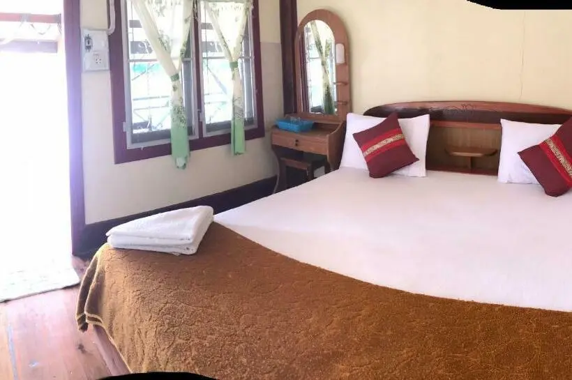ガーデンビュースタンダードルーム, Somphamit Guesthouse