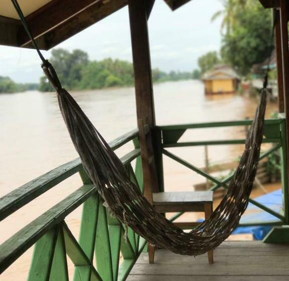 Номер Стандарт Вид на Сад, Somphamit Guesthouse