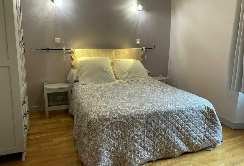 Семейный Номер, Auberge De Margot